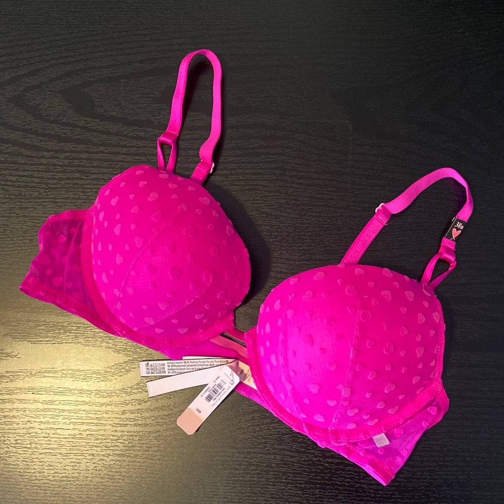 NWT Victoria Secret push up bra